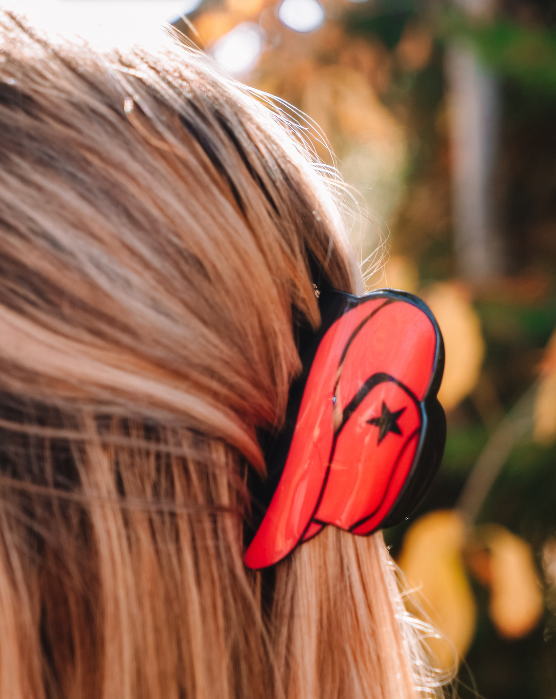 Cowboy hat claw clip | Pink  A gorgeous claw clip + perfect for any occasion!   Also available in peachy pink, black + white!  Material: Acrylic  Size: 9cm in length